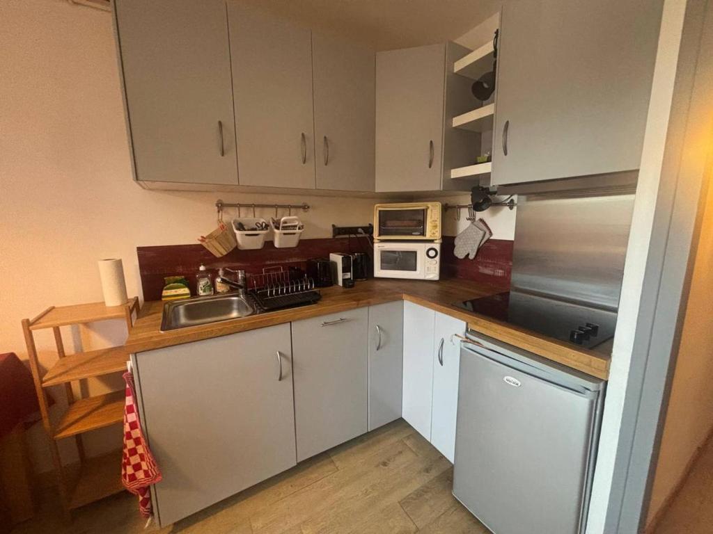 Studio cabine avec ascenseur, idéal couple ou famille, fonctionnel et bien équipé - 2
