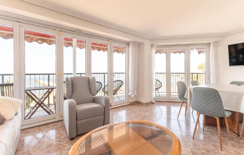 Gorgeous Apartment In Santa Pola With Wifi - 2