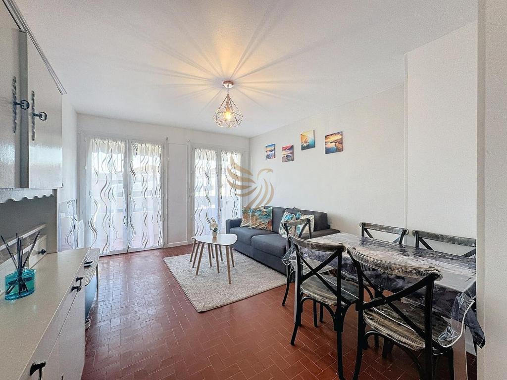 2-room, 4 guests, beach/port 5 min, Wi-Fi, parking, Fréjus