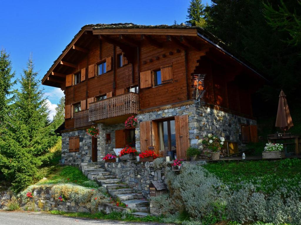 Chalet aux Coches 10 pers. | 7 min des pistes, internet et parking gratuits - FR-1-329-18 - 2