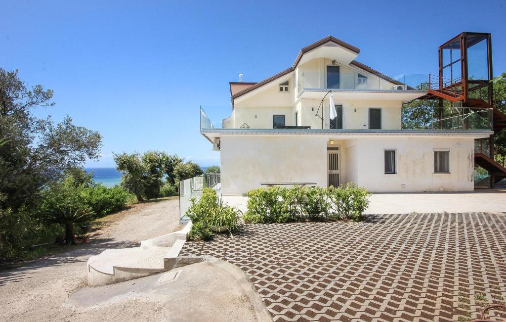 Beautiful Apartment In Agropoli With Wifi - 1