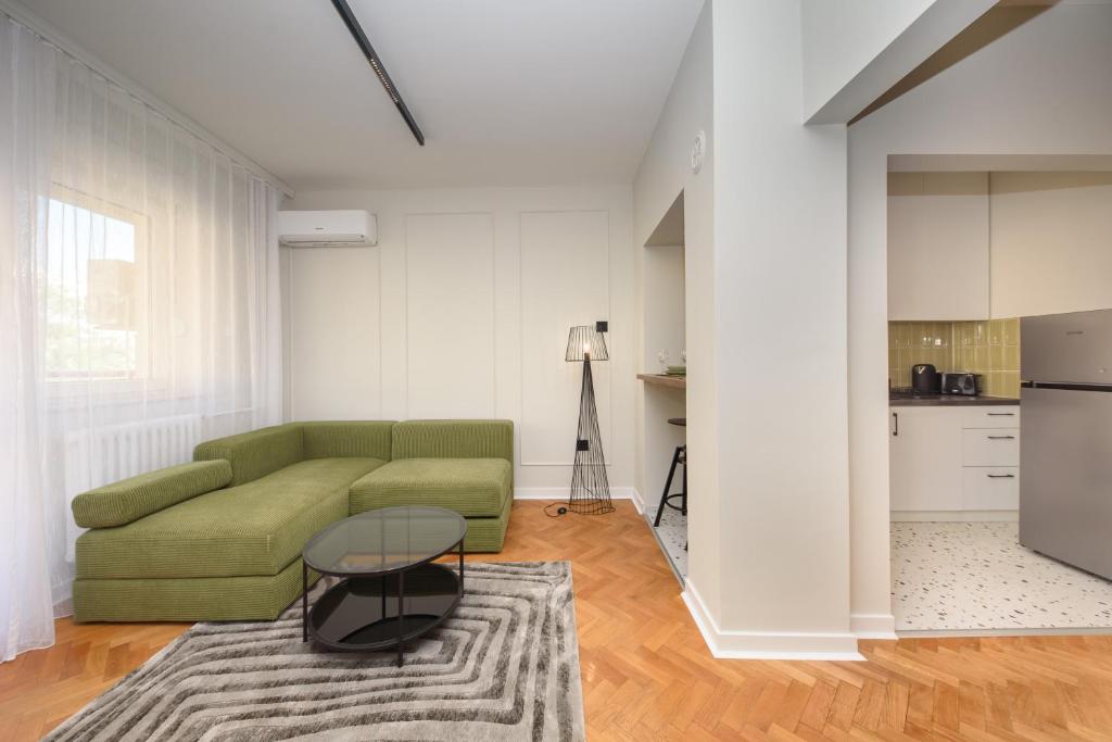 Modern Living Apt - Flora - PRIVATE PARKING, Novi Sad