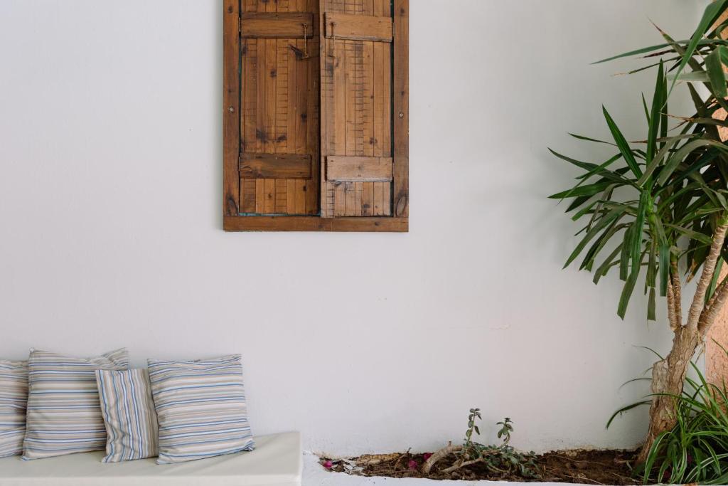 Ormos Atalia — Hotel building in Bali