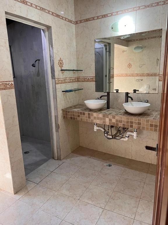 Casa en zona dorada - 4