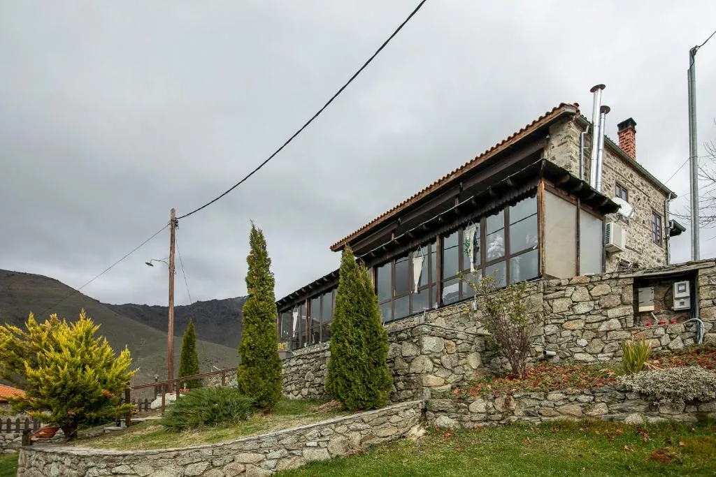 Panorama Prespes, hotel en Agios Germanós