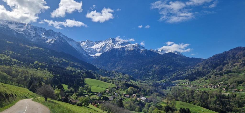 Maison de campagne et montagne près des stations de ski - 3