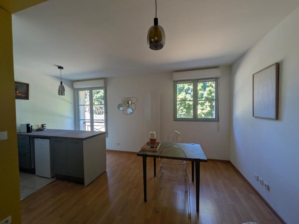Studios TOUT INCLUS - Calme avec proximité du Centre Ville - 2