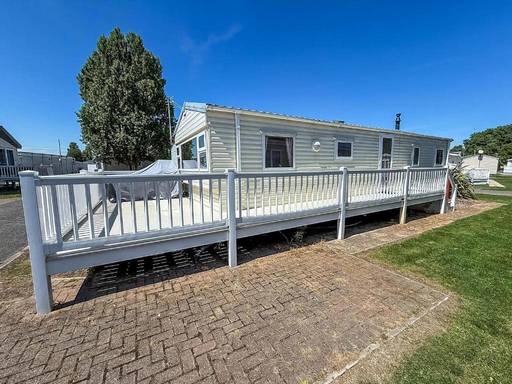 Homely 8 Berth Caravan With Decking To Relax On At Naze Marine, Ref 17009Wc, Walton-on-the-Naze