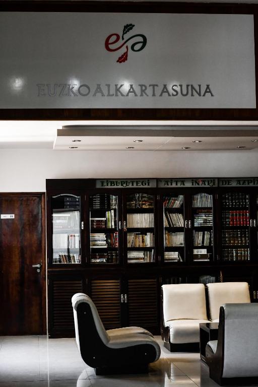 Hotel Euzko Alkartasuna - 4