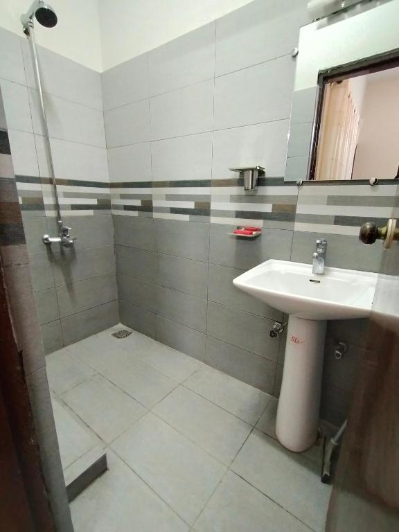 Furnished portion, Karáčí