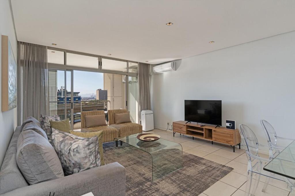 2min To V&A! Self Check-in!No load-shedding! Views, Kapské Město