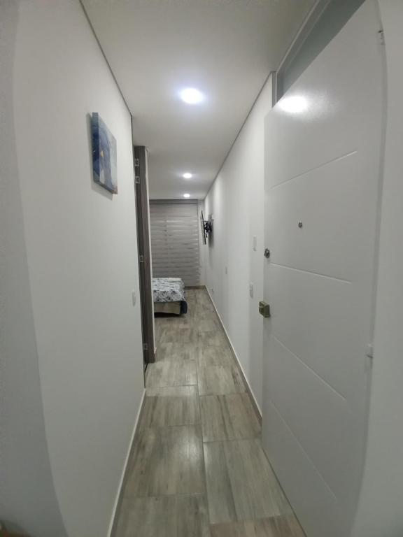 Apartaestudio amoblado, Edificio Avanzzare T2-301 - 3