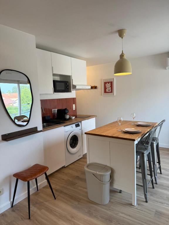 Suite Ô Maé proche Village Outlet - Aéroport - St-Quentin-Fallavier - 1