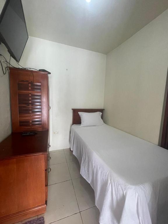 Paradise place small unit, Discovery Bay