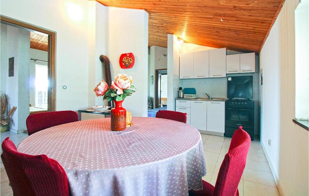 Gorgeous Apartment In Premantura, Premantura