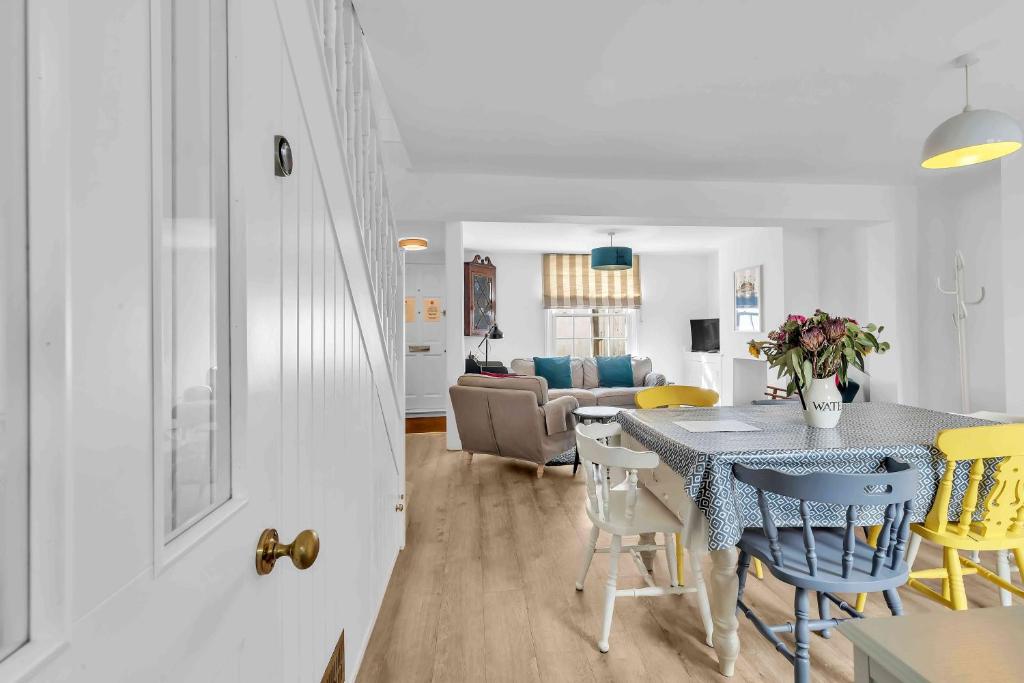 Mill Cottage By My Getaways, Brighton and Hove