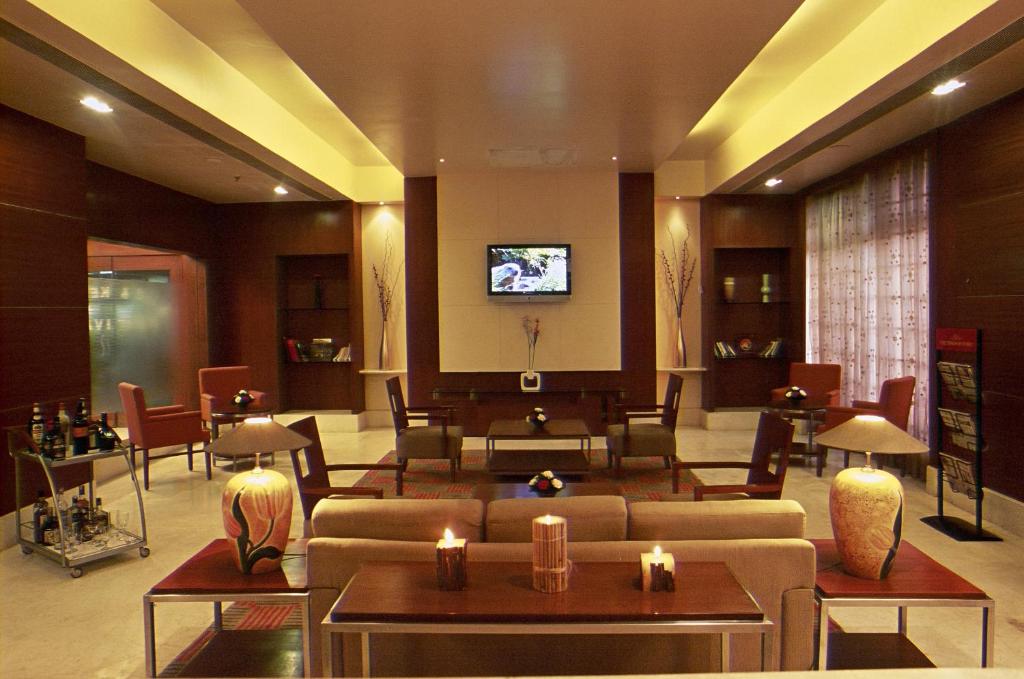 Bar/lounge, Katriya Hotel & Towers in Hyderabad