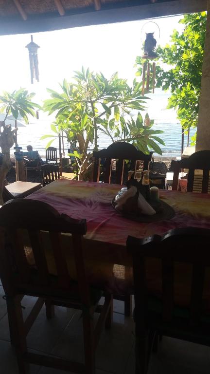 Warung Jemeluk & Home Stay photo