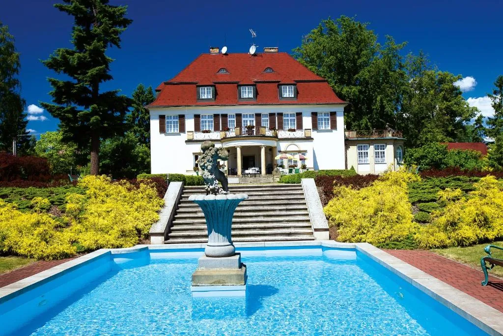 Hotel Veba, hotel in Broumov