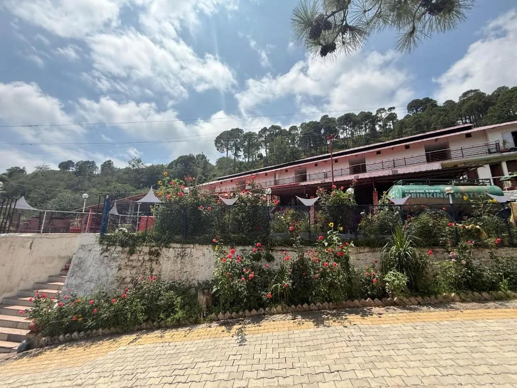 Hotel The Premium Villa Himalaya Hill，位于Kūd的酒店