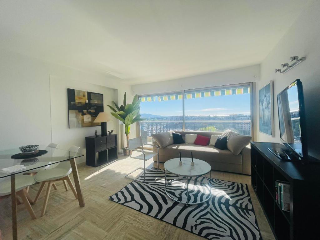 Le Gigi - Luxury 1 bedroom pool close to beach, Mandelieu-la-Napoule