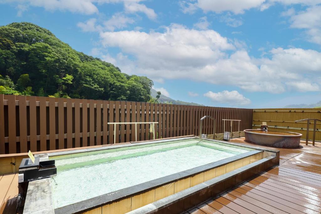 Hot spring bath