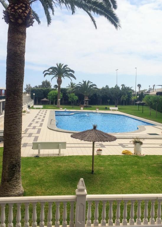 Apartamento en 1ª línea con piscina - 4