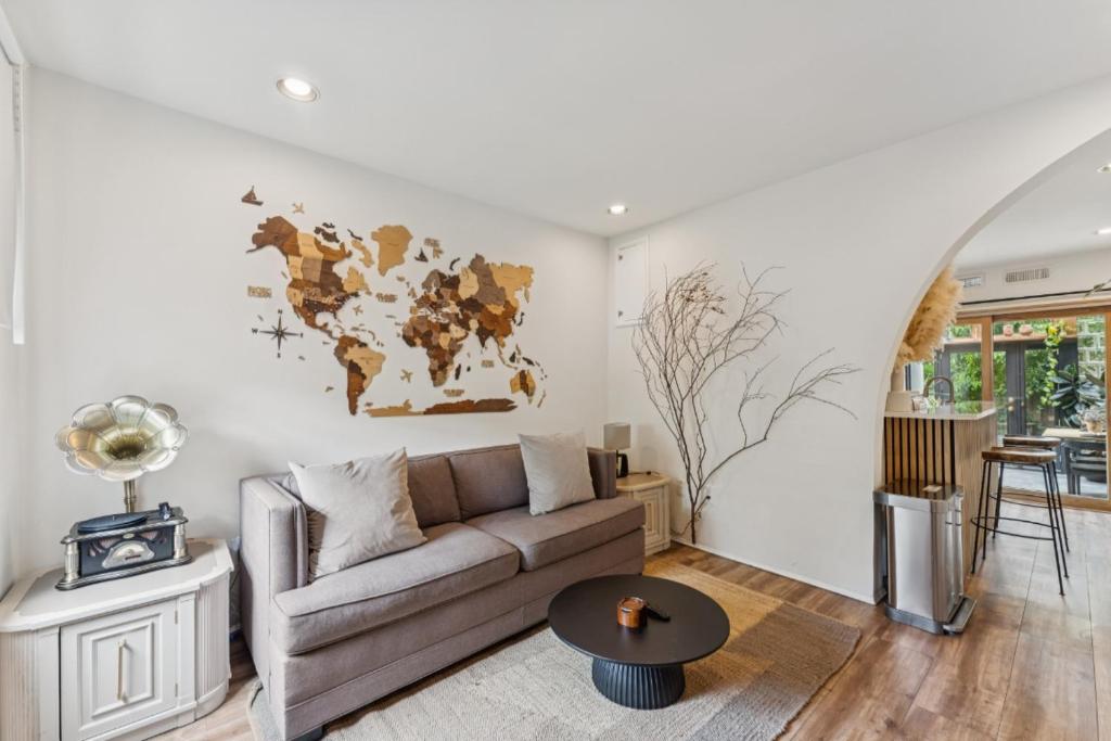 Entire rowhouse in Capitol Hill with free parking, Washington