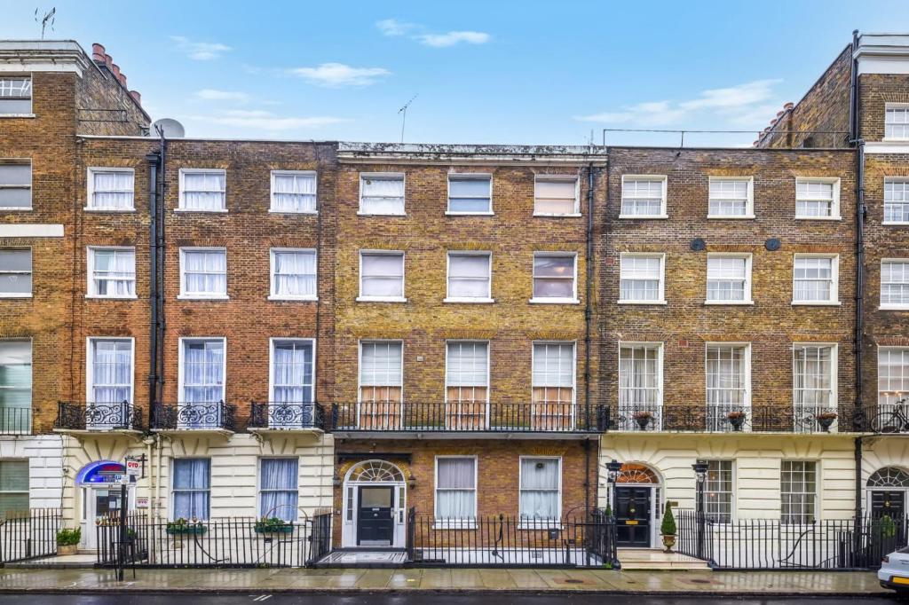 Central London Flat Minutes Walk to Edgware Rd & Oxford St, Londýn