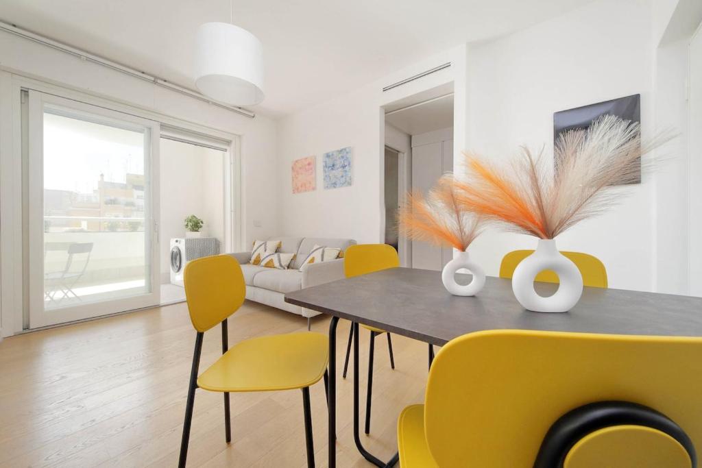 Contemporary Apartment by Luxury Getaways - 4