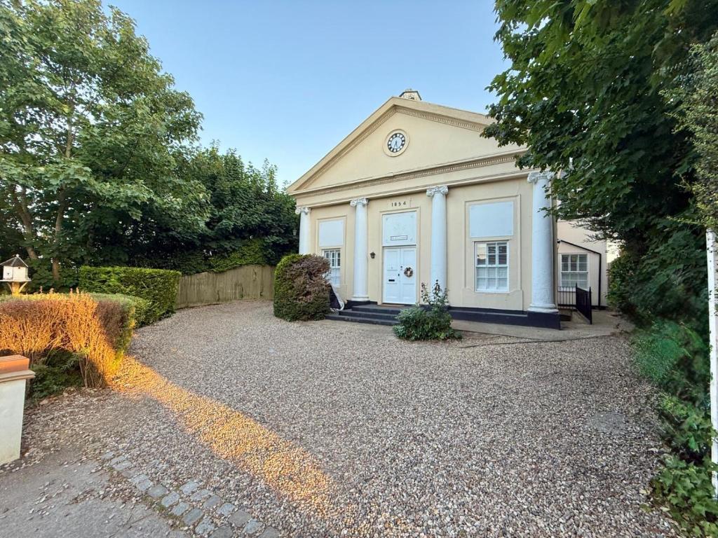 2 bed Elegant Flat in Stansted with parking, Stansted Mountfitchet