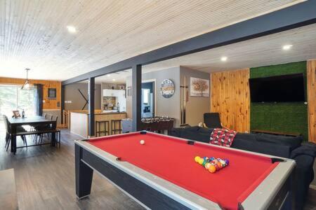 Nature chalet, spa, river in Saint-Côme, Saint Come