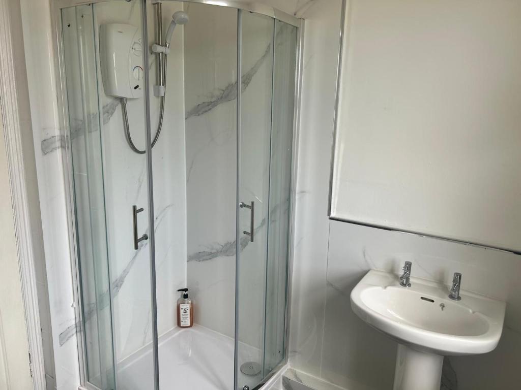 Cosy Stopzzz, Wythenshawe