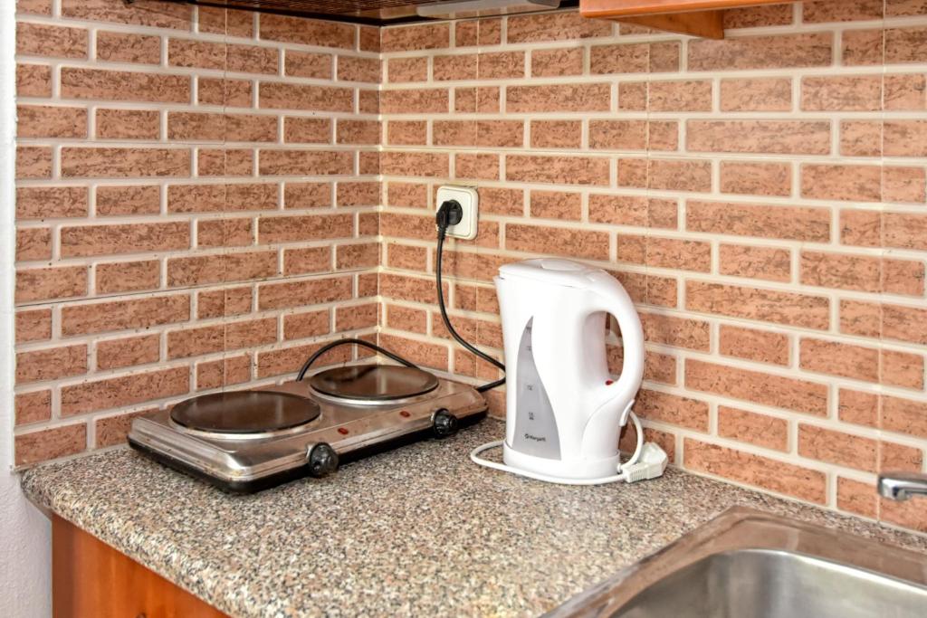 Kasapakis Hotel & Apartments — Hotel rooms in Analipsi