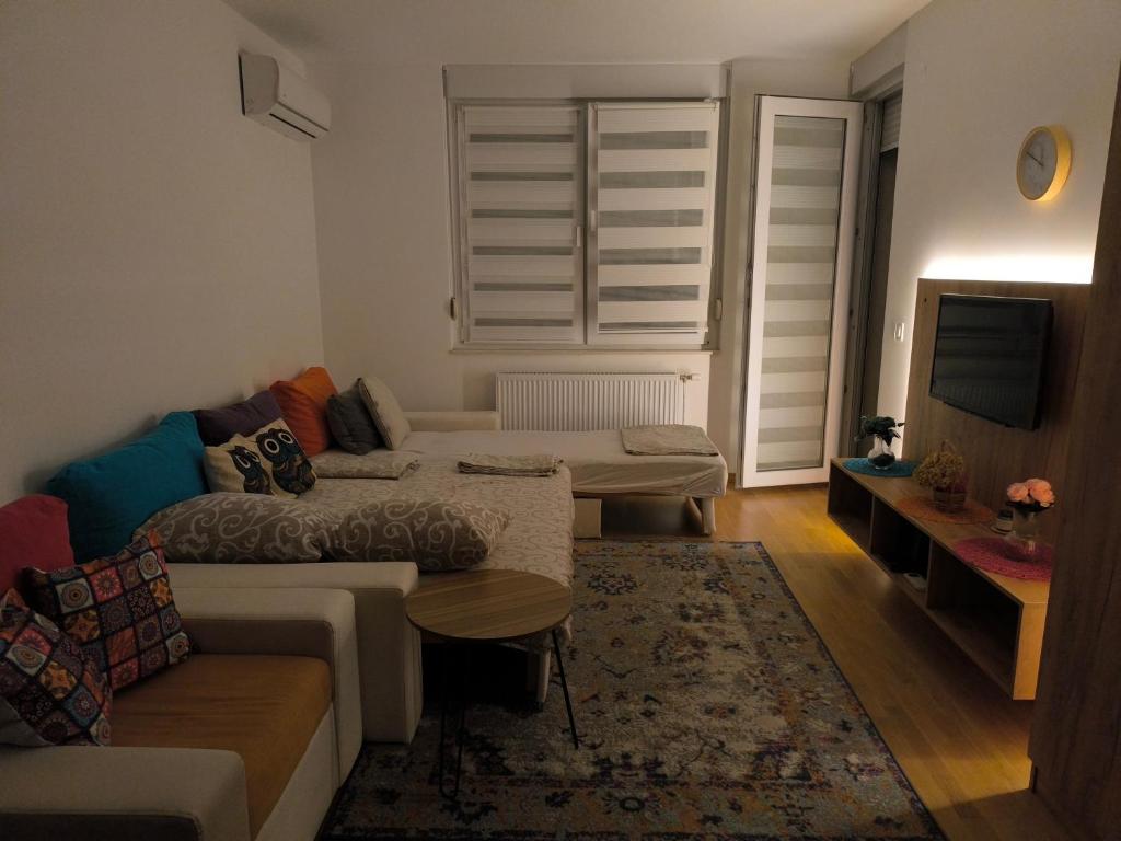 Riverside Ferona apartment with garage - 4