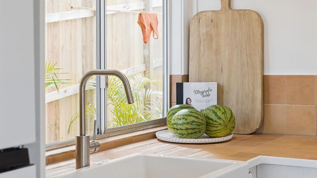 Cusacks Cottage - Coastal charm with artistic soul, Yamba