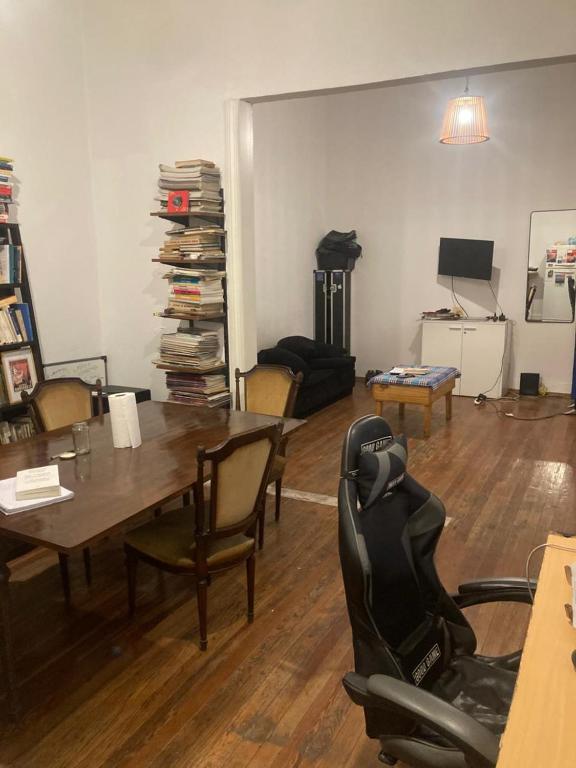 150 m2 Caballito verdadero centro de Buenos Aires Terraza propia Lleno de espacios verdes Living comedor enorme - 3