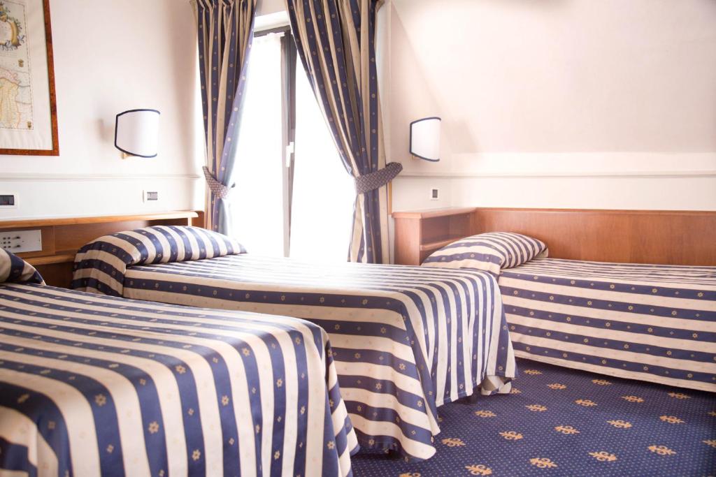 Hotel Flora Photo 49