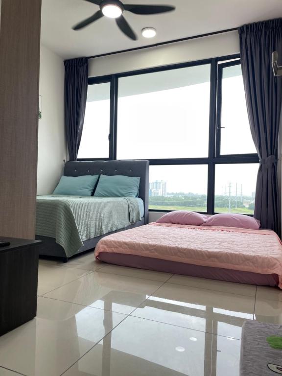 02 macrolink 新华联wifi beach and swimming pool view, Iskandar Puteri