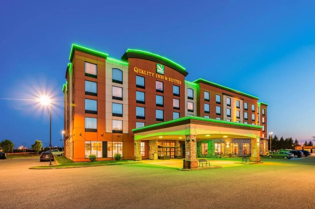 Quality Inn & Suites, hotel in Lévis