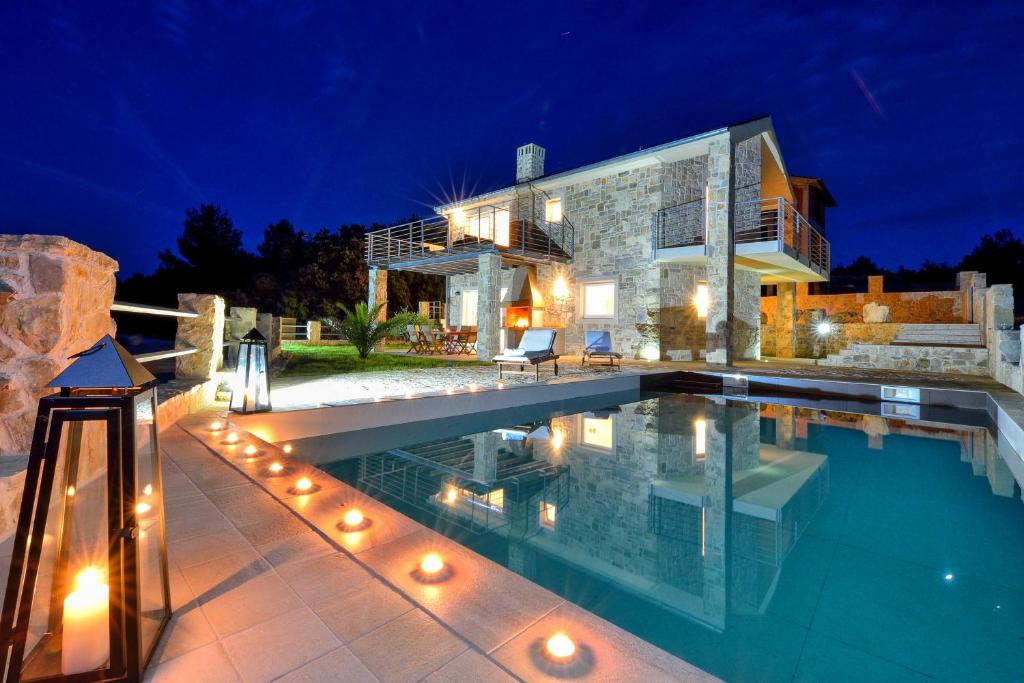 Amazing Villa Ele — Hotel in Zaton