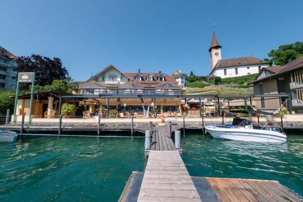 Room's at HAUS am SEE direkt am Thunersee gelegen mit SELF CHECK IN & digitaler Rezeption, Oberhofen am Thunersee