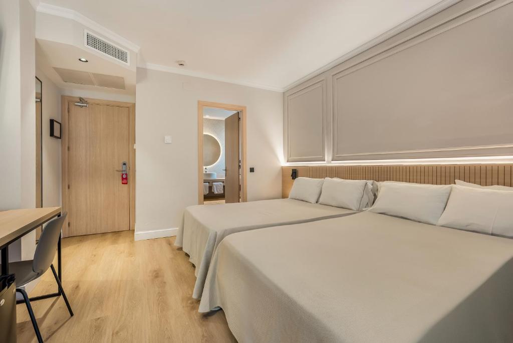 Hotel Miramar — Lloret de Mar, Catalonia