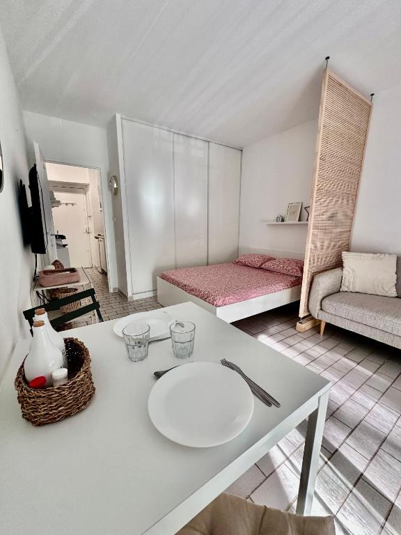 Studio sur le port de Hyères - à 2min des plages, Clim & Balcon - 2