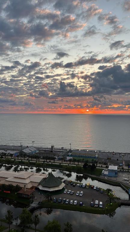 Central & Chic - Sea View, Batumi