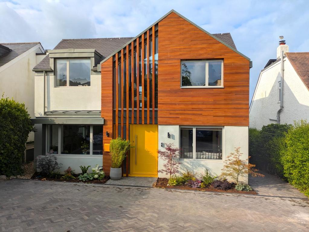 Designer Sea View House with Table Tennis, Brighton and Hove