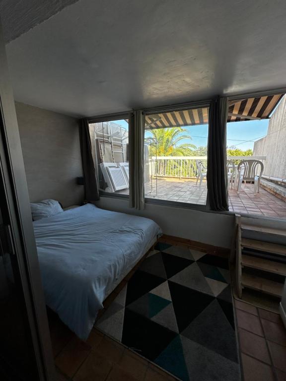 Beachfront studio in Fréjus, Fréjus
