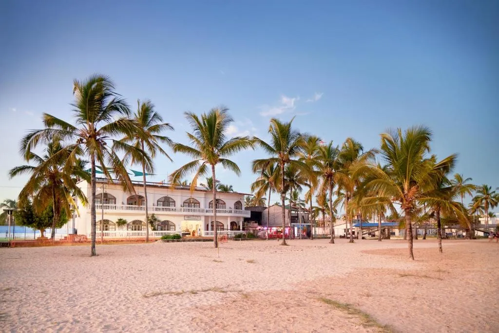 Hotel Albemarle Galapagos Beachfront，位于比亚米尔港的酒店