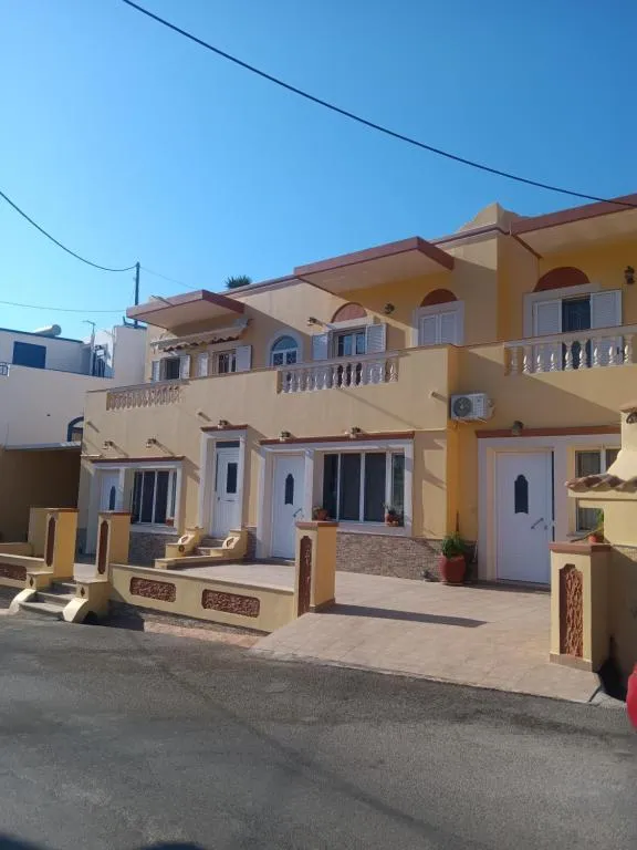 Theodore's Mansion Your aristocratic escape in Greece, מלון בPanteli