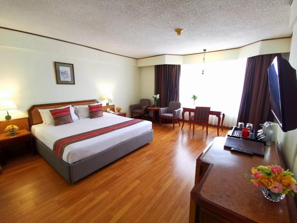 Hotel Room 2